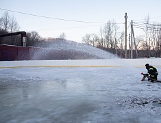 Выездная встреча мэра по заливке катка на Нагорной, 14