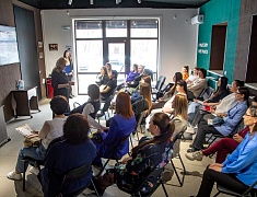 Беременным благовещенкам рассказали о пользе аэробики, о питании и воспитании