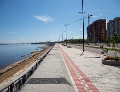 Мэр Благовещенска Олег Имамеев оценил готовность новой набережной Зеи к открытию