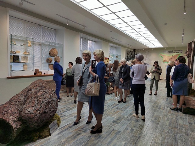 Директорам благовещенских школ рассказали и показали, как создавать музеи