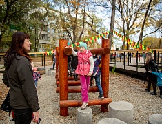 В амурской столице праздничной программой открыли сквер водников