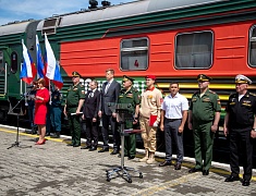 Благовещенск встретил уникальный агитпоезд Минобороны