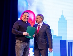  В Благовещенске прошел концерт ко Дню работников бытового обслуживания населения и жилищно-коммунального хозяйства