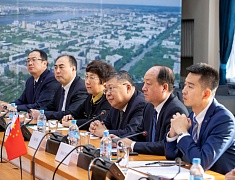 Делегация Хэйхэ поздравила благовещенцев с наступающим Новым годом