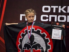 В Благовещенске прошёл открытый кубок города по спортивной борьбе на призы спортивно-патриотического клуба «Машина»