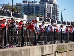 Главы Хэйхэ и Благовещенска возложили цветы на пограничной реке