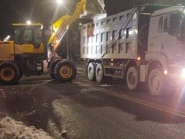 Откачать лужи, подсыпать выбоины на дорогах – какой план работ у служб ГСТК на сегодня?