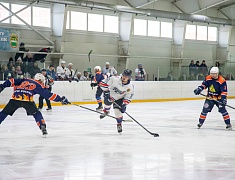 Соревнования по хоккею памяти Героя России Владимира Барахтенко прошли на стадионе «Спартак»