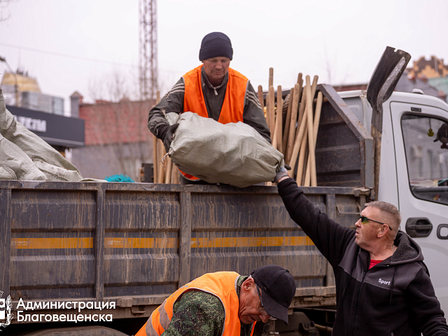 Больше 700 тонн мусора собрали участники «Города берегу»! К субботникам присоединились около 12 тысячи благовещенцев