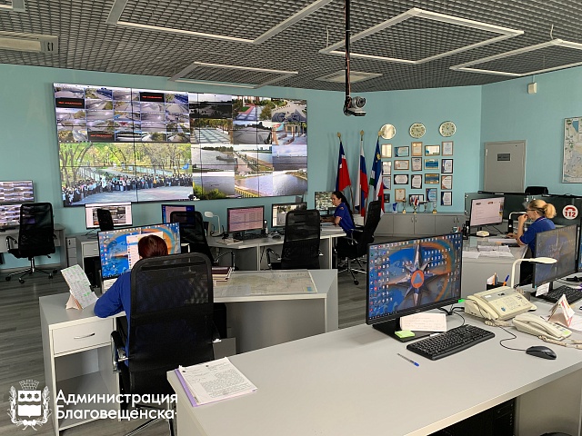 На линии — ЕДДС: диспетчеры городской службы рассказали, сколько сигналов отработали за этот год