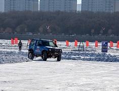Автомобильные гонки в рамках Международного российско-китайского фестиваля зимних видов спорта