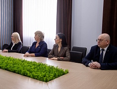 Администрация Благовещенска подписала соглашение с Профсоюзами области 