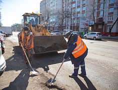 Мэр Олег Имамеев проконтролировал уборку благовещенских улиц и набережной 