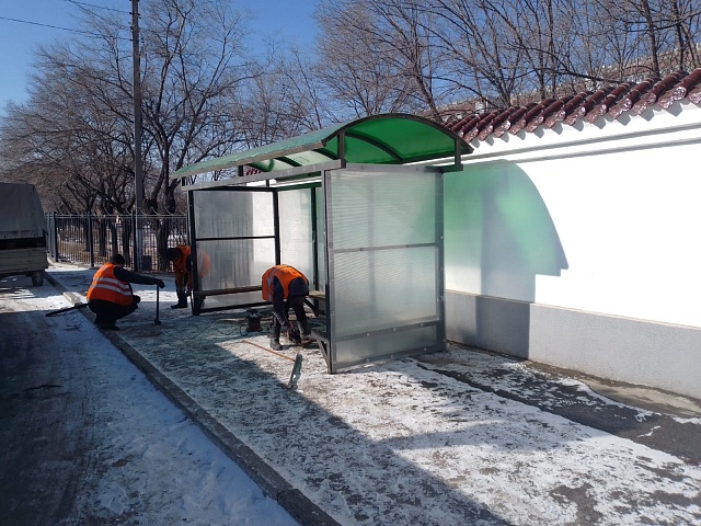 На Новотроицком шоссе по просьбе благовещенцев установили автобусный павильон 