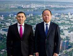 Делегация Хэйхэ поздравила благовещенцев с наступающим Новым годом