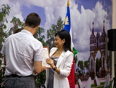 Накануне Дня работника торговли в Благовещенске чествовали руководителей, продавцов, менеджеров и официантов