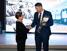 42 медали в честь юбилея Байкало-Амурской магистрали вручили благовещенцам