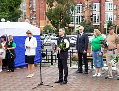 Больше 100 благовещенцев почтили память детей-жертв войны в Донбассе