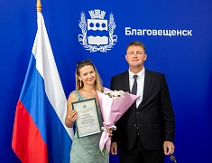 Благовещенск чествует работников торговли