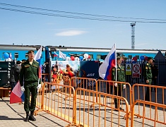 На железнодорожный вокзал амурской столицы прибыл ретропоезд "Победа"
