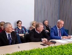 Администрация Благовещенска подписала соглашение с Профсоюзами области 