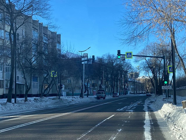 В Благовещенске на улице Ленина заработал новый светофор