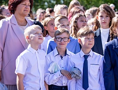 В школах Благовещенска прошли торжественные линейки