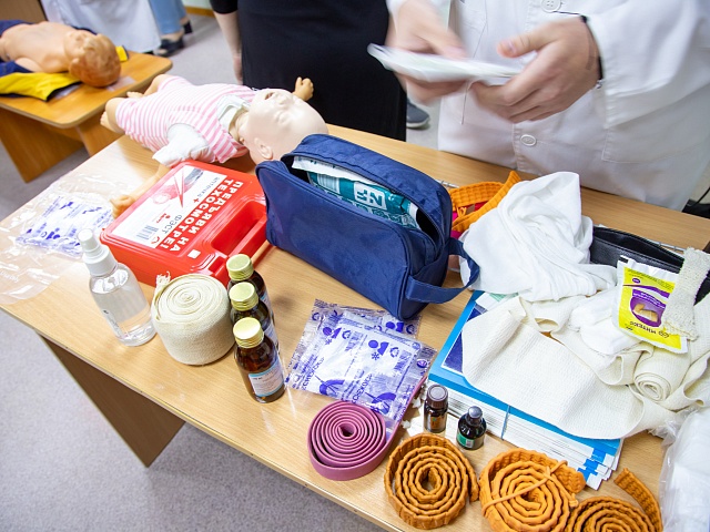 Молодым мамам и папам в Благовещенске покажут, что делать при ожогах и ушибах, и научат останавливать кровотечение 