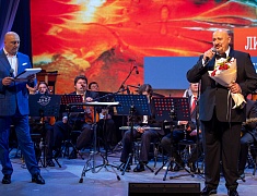 В Благовещенске вручили премию имени Леонида Завальнюка