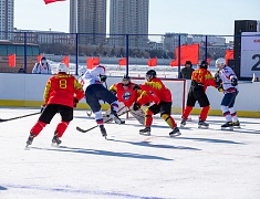 Соревнования по хоккею в рамках Международного российско-китайского фестиваля зимних видов спорта