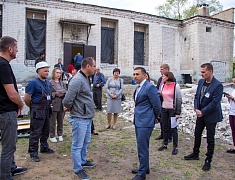 Мэр города Олег Имамеев проконтролировал ремонтные работы Дома культуры в селе Садовом