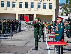 Благовещенские курсанты приняли воинскую присягу на плацу ДВОКУ