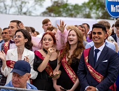 В Благовещенске отгремел выпускной