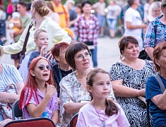 В парке Дружбы прошел первый семейный фестиваль для любителей ловли
