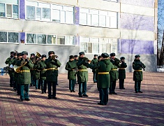 Мемориальную доску в память о герое СВО открыли в школе №10 Благовещенска