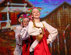 Хореографический ансамбль «Ровесники» отметил 59-летие ярким концертом