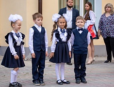 Во всех школах Благовещенска прозвенели последние звонки