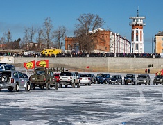 Автомобильные гонки в рамках Международного российско-китайского фестиваля зимних видов спорта
