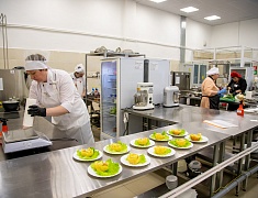 В Благовещенске выбрали лучшего школьного повара