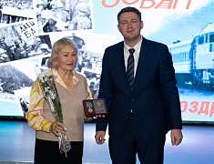 42 медали в честь юбилея Байкало-Амурской магистрали вручили благовещенцам