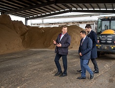 Мэр Олег Имамеев посетил производственный комплекс "Аметис"