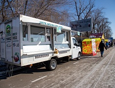 Акция «Покупайте Амурское» порадовала благовещенцев вкусными дегустациями