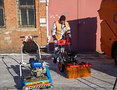 В Благовещенске закупили новую уборочную технику