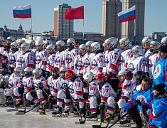 Соревнования по хоккею в рамках Международного российско-китайского фестиваля зимних видов спорта