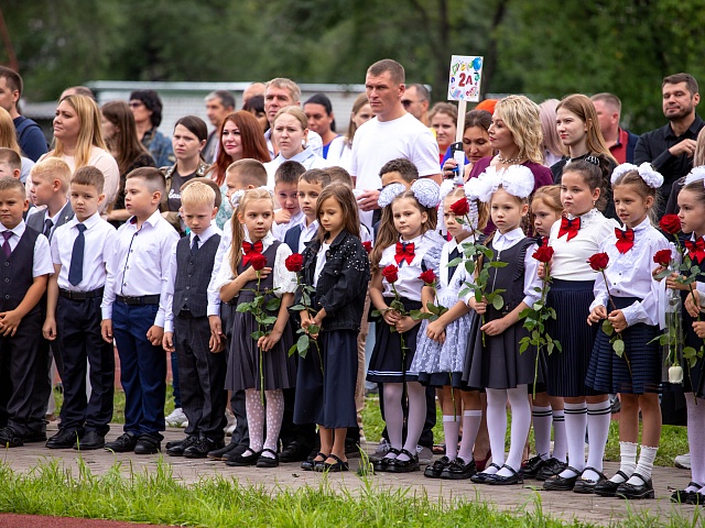 Больше тысячи юных благовещенцев записали в первый класс 