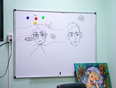 В Амурском медколледже прошел мастер-класс по рисованию для участников проекта «Целебная магия цвета»