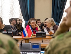 Специалисты управления по развитию потребительского рынка и услуг провели для десятиклассников конкурс КВН