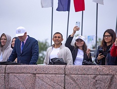 Шествие трудовых коллективов отгремело в Благовещенске!