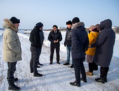 Темпы работ по возведению берегоукрепления Амура и Зеи оценили мэр амурской столицы Олег Имамеев