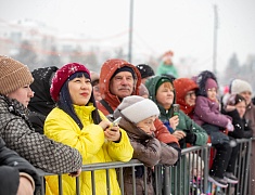 На площади Ленина и набережной Амура прошли народные гуляния в честь масленицы